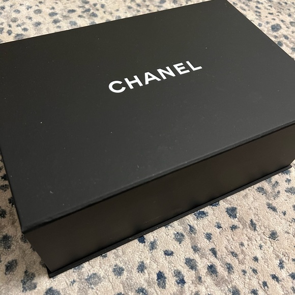 BNIB Sold Out Everywhere Chanel Mini 22 Rose Gold!!! Must have bag!! - Picture 7 of 8